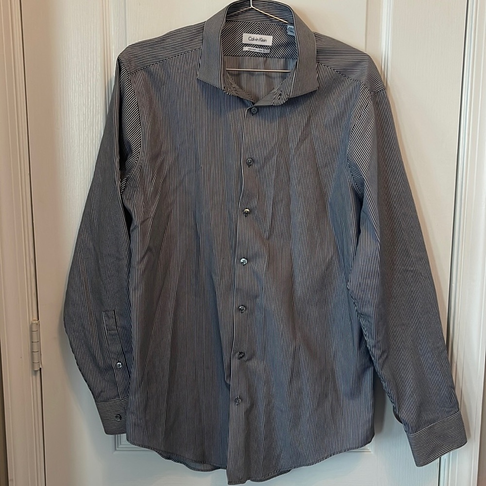Calvin Klein Slim Fit Non Iron striped Dress shirt size 16 1/2 34/35